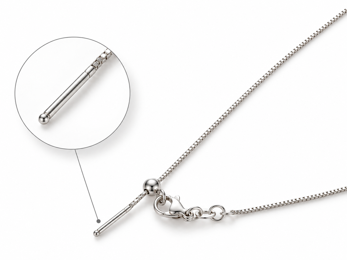 Amuleto · 3 collares y 5 dijes en baño de oro