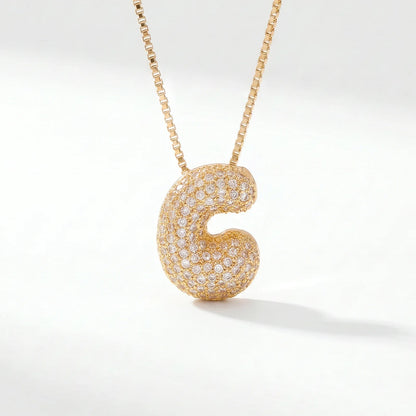 Collar de inicial bubble en oro con la letra C en pavé de circonias