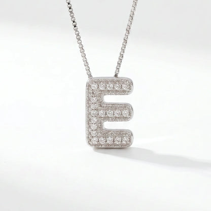 Collar de inicial bubble en plata con la letra E en pavé de circonias