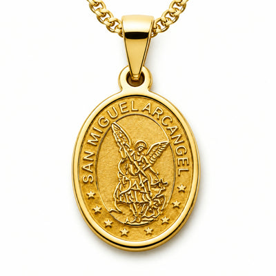 Dije de medalla oval dorada de San Miguel Arcangel