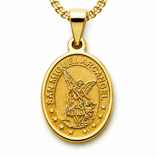 Dije de medalla oval dorada de San Miguel Arcangel